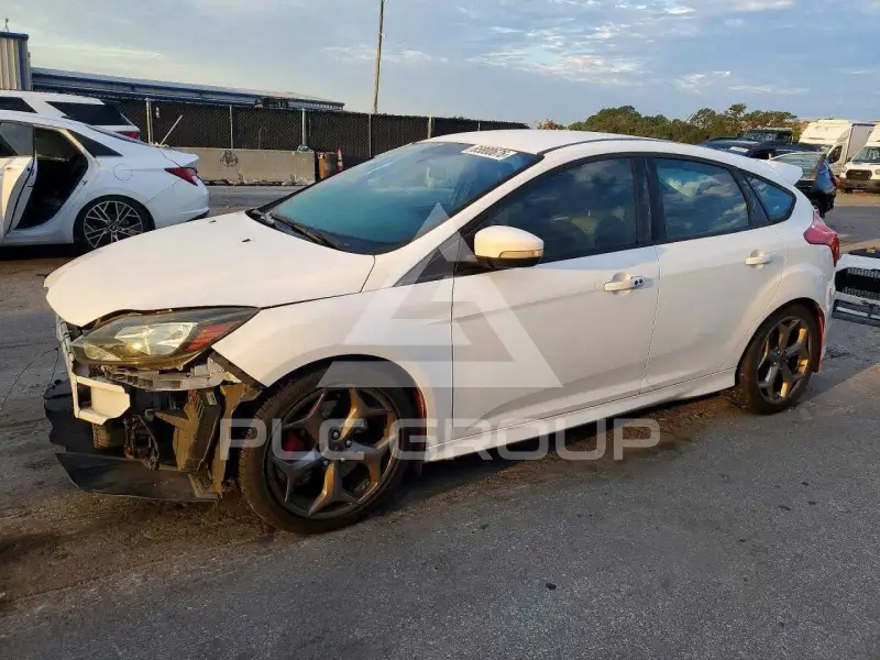 2014 Ford FOCUS фото