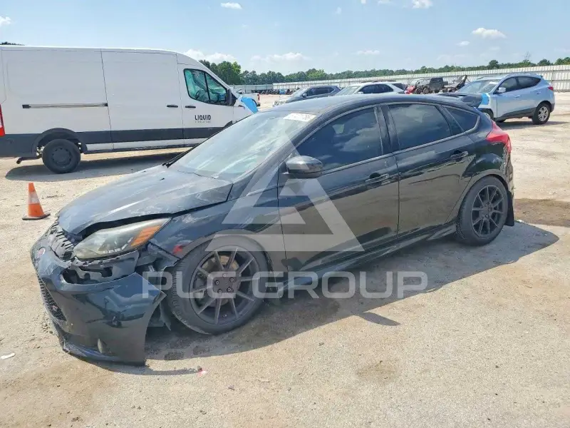 2014 Ford FOCUS photo