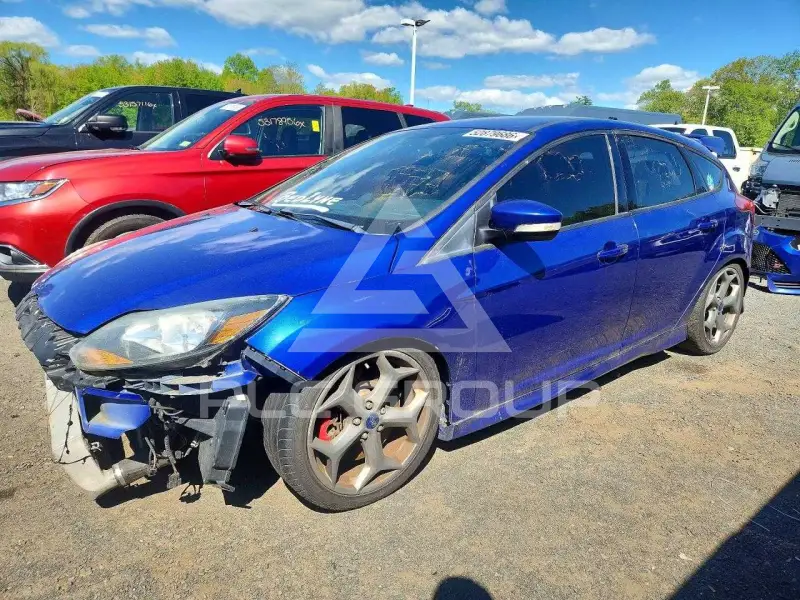 2014 Ford FOCUS фото