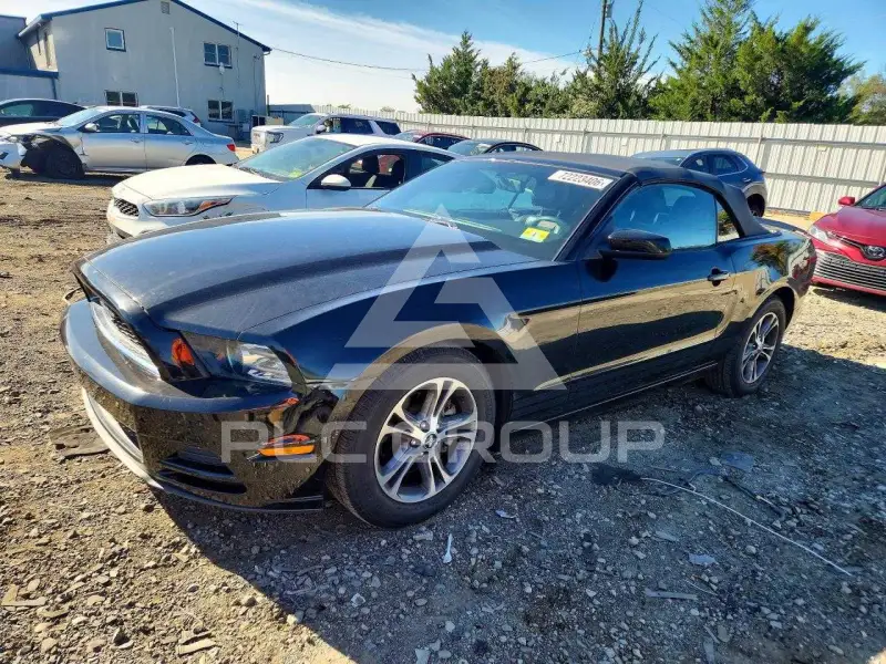2014 Ford MUSTANG photo