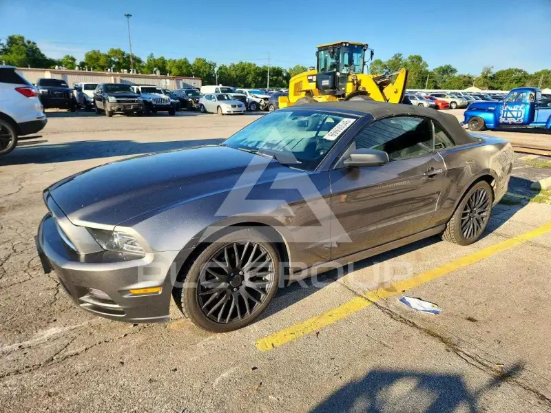 2014 Ford MUSTANG фото