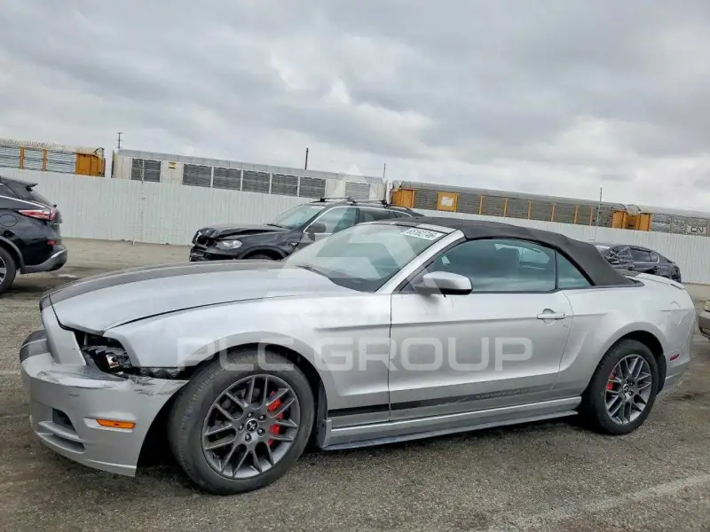 2014 Ford MUSTANG фото