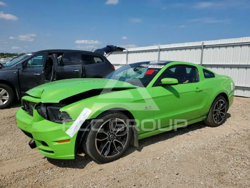 2014 Ford MUSTANG photo