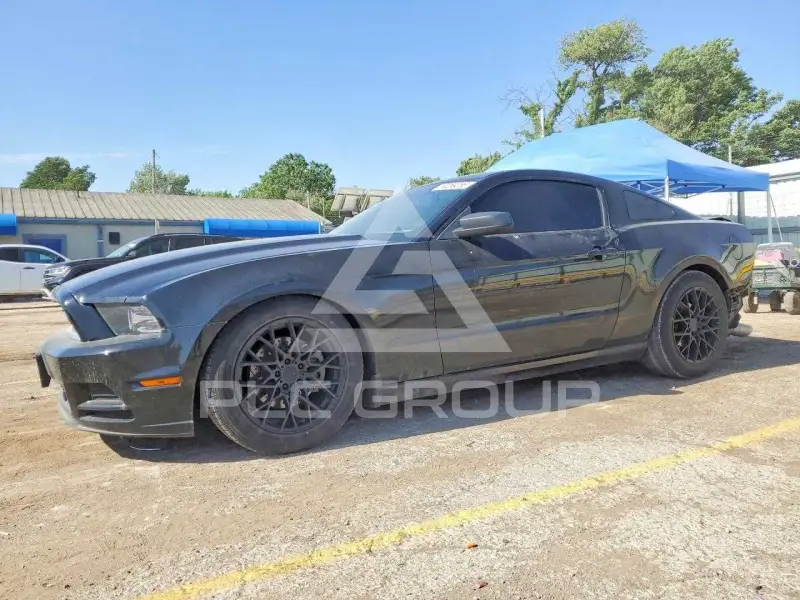 2014 Ford MUSTANG фото