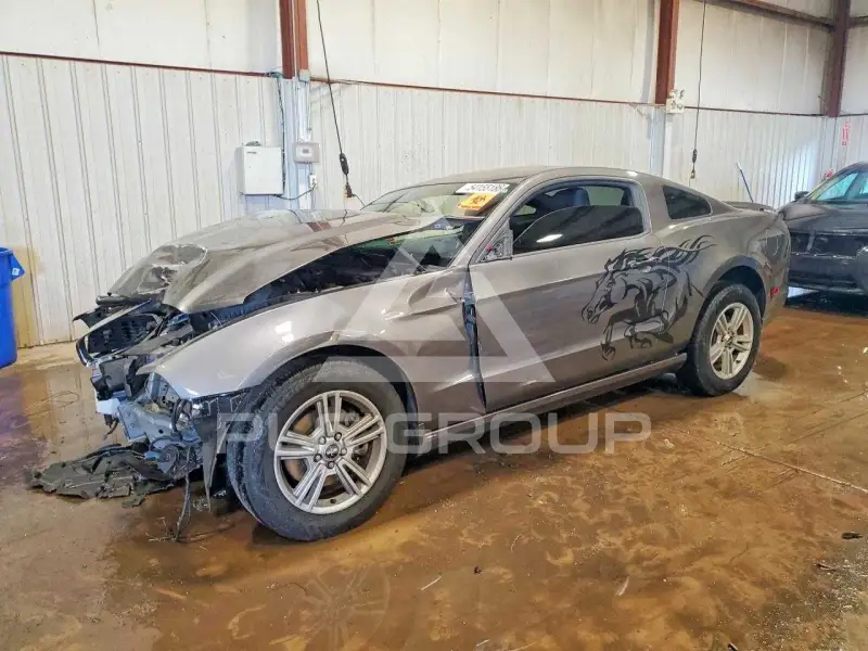 2014 Ford MUSTANG photo