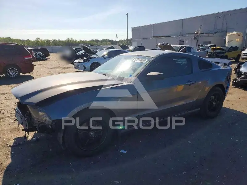 2014 Ford MUSTANG photo