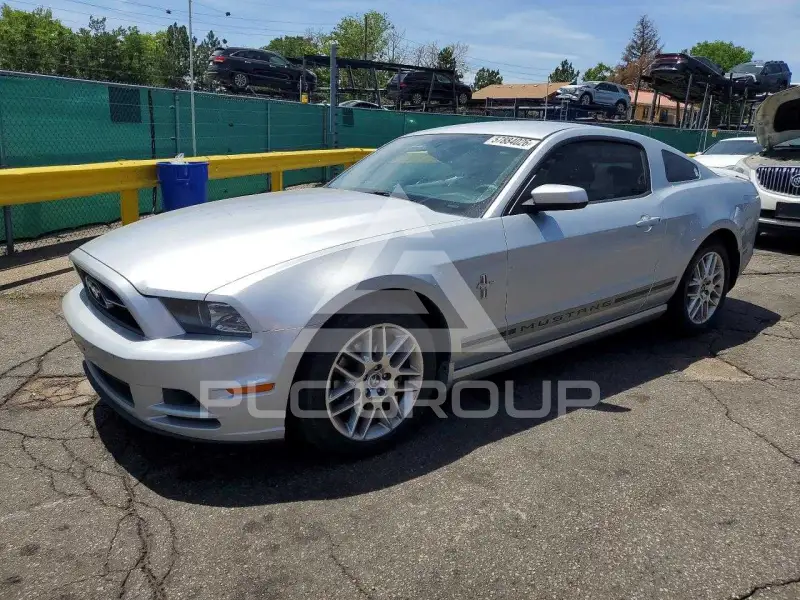 2014 Ford MUSTANG photo