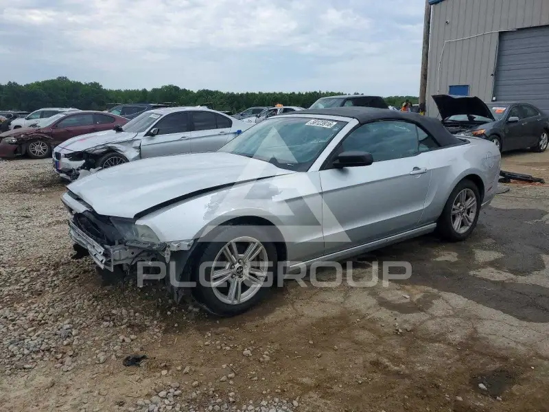 2014 Ford MUSTANG photo
