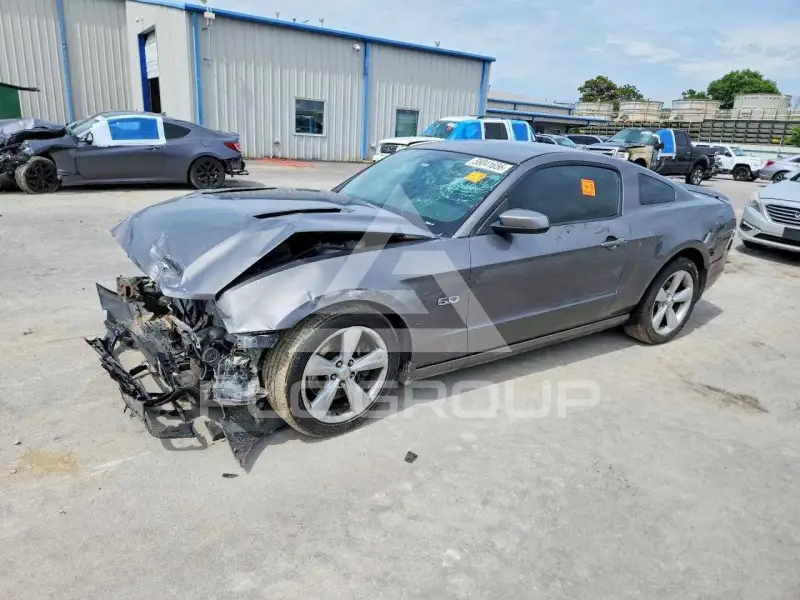 2014 Ford MUSTANG photo