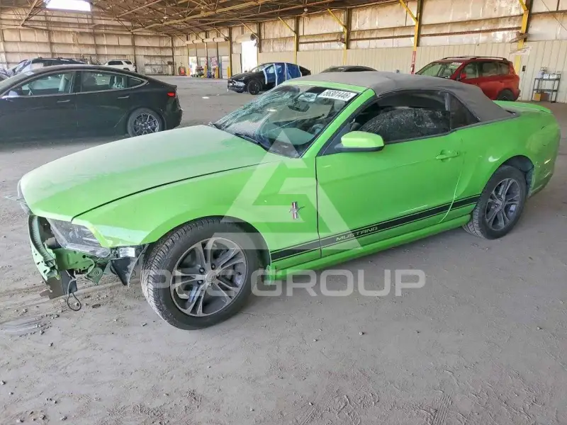 2014 Ford MUSTANG photo
