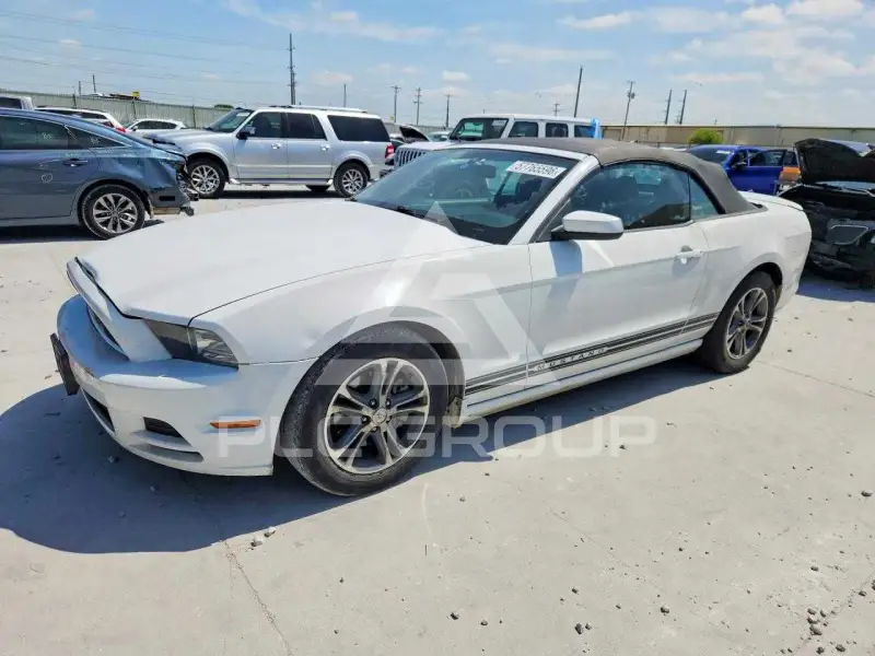 2014 Ford MUSTANG фото