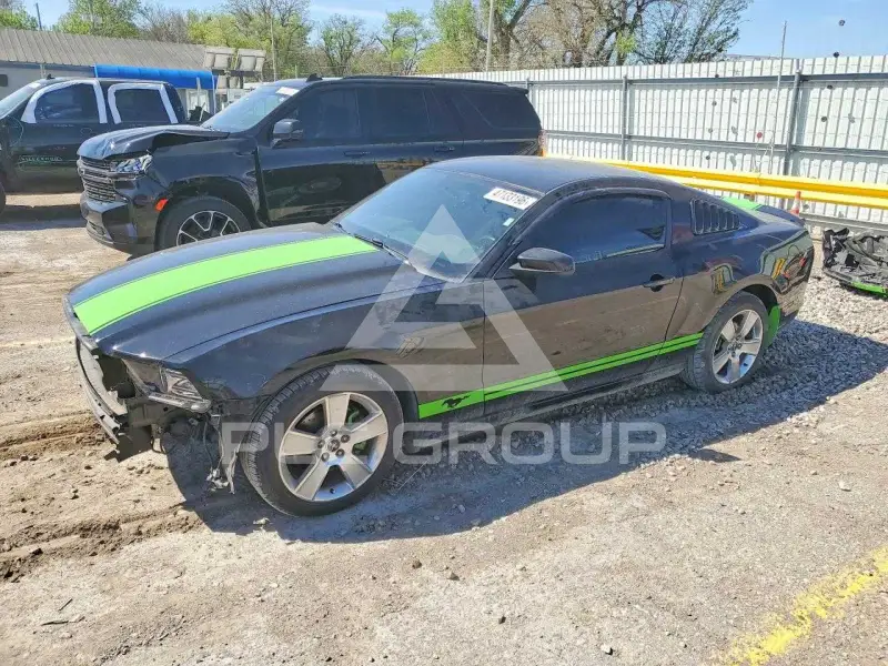2014 Ford MUSTANG фото
