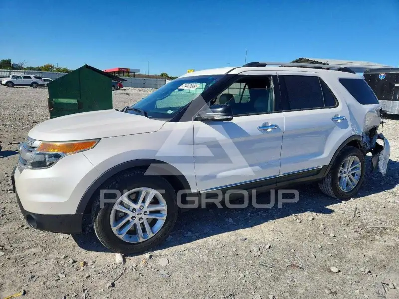 2014 Ford EXPLORER photo