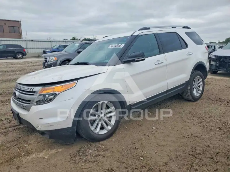 2014 Ford EXPLORER photo