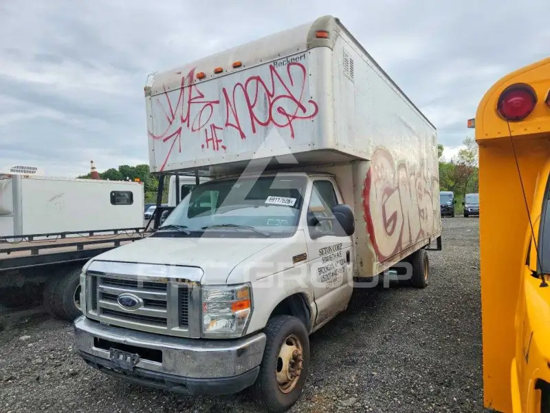 2014 Ford E-450 фото