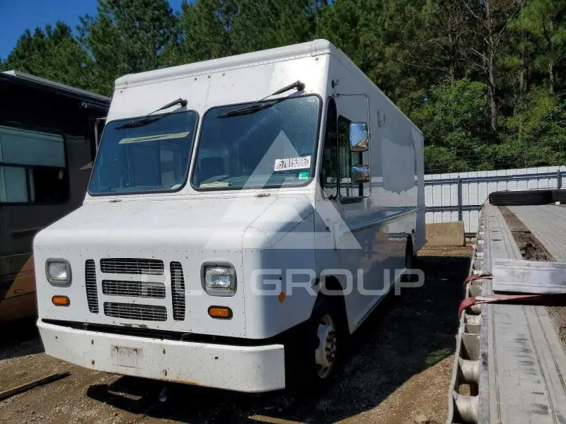2014 Ford F-590 photo