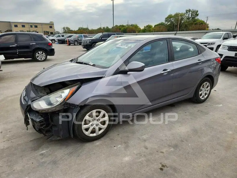 2014 Hyundai Accent photo
