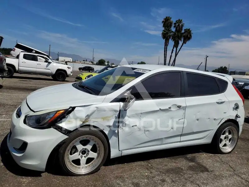 2014 Hyundai Accent photo