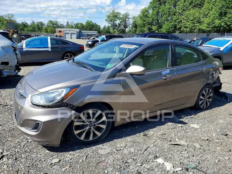 2014 Hyundai Accent photo
