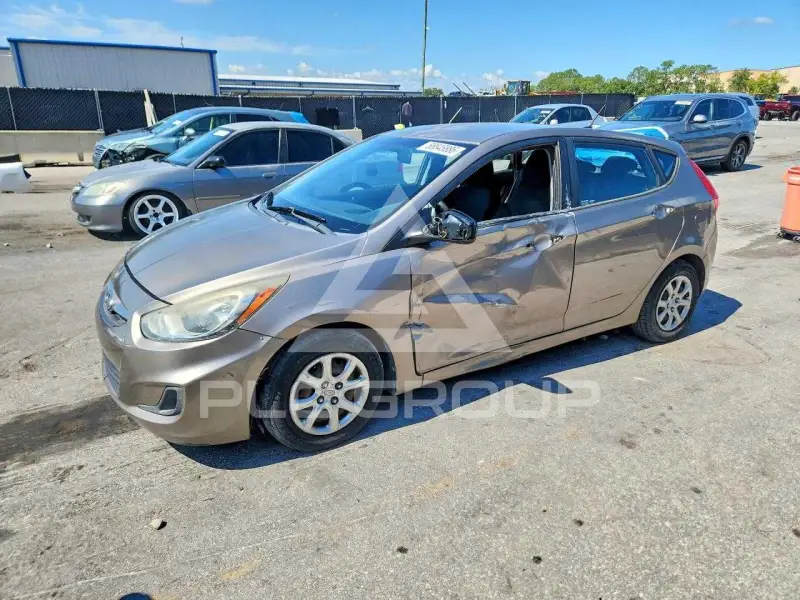 2014 Hyundai Accent photo