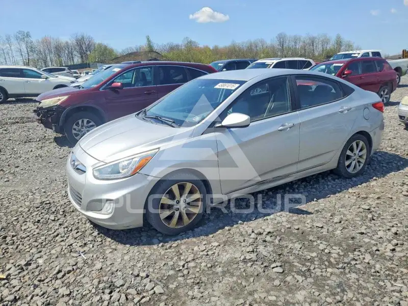 2014 Hyundai Accent photo