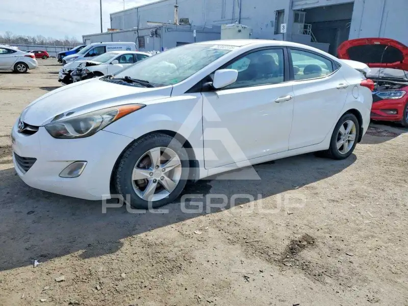 2013 Hyundai Elantra фото