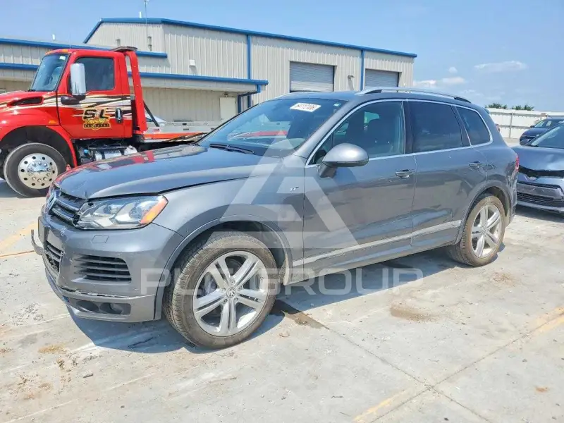 2014 Volkswagen Touareg photo