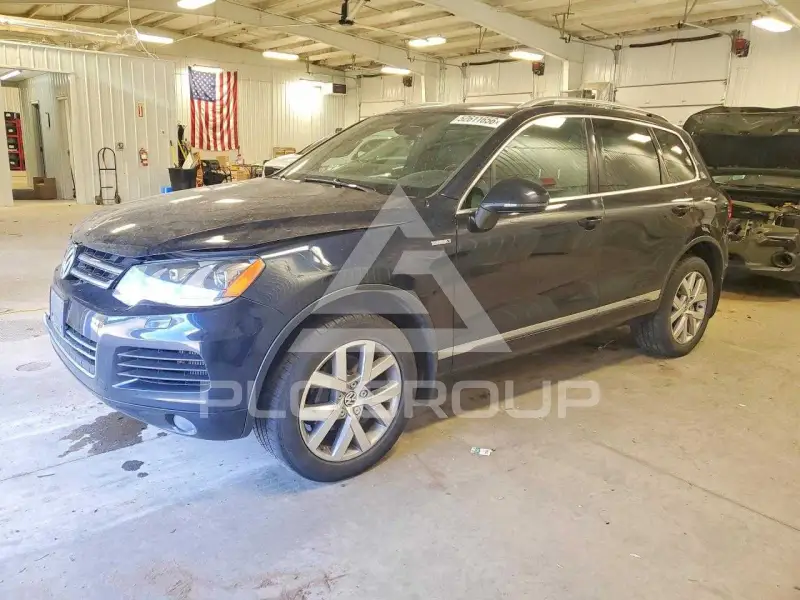 2014 Volkswagen Touareg photo
