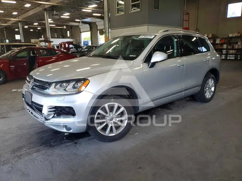 2014 Volkswagen Touareg photo