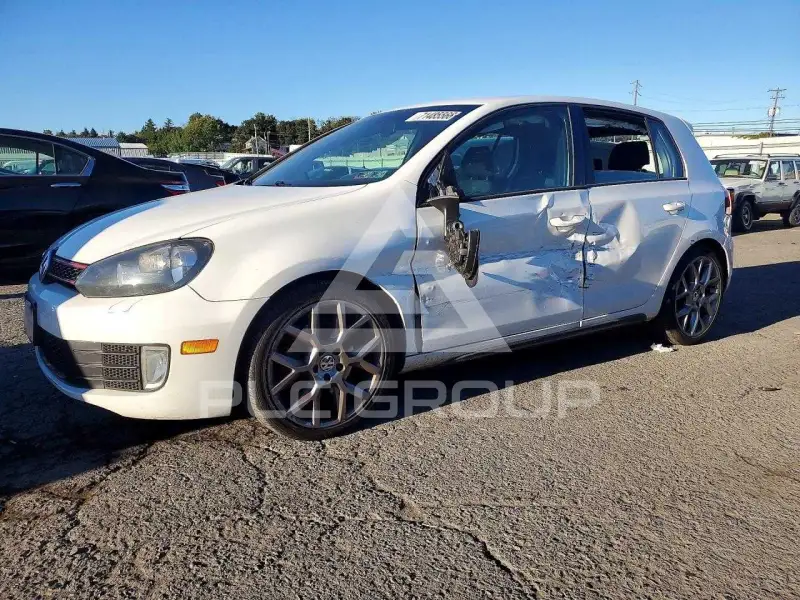2014 Volkswagen GTI photo
