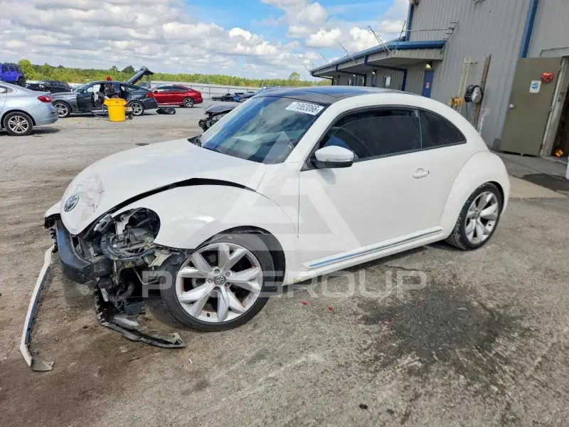 2014 Volkswagen BEETLE фото