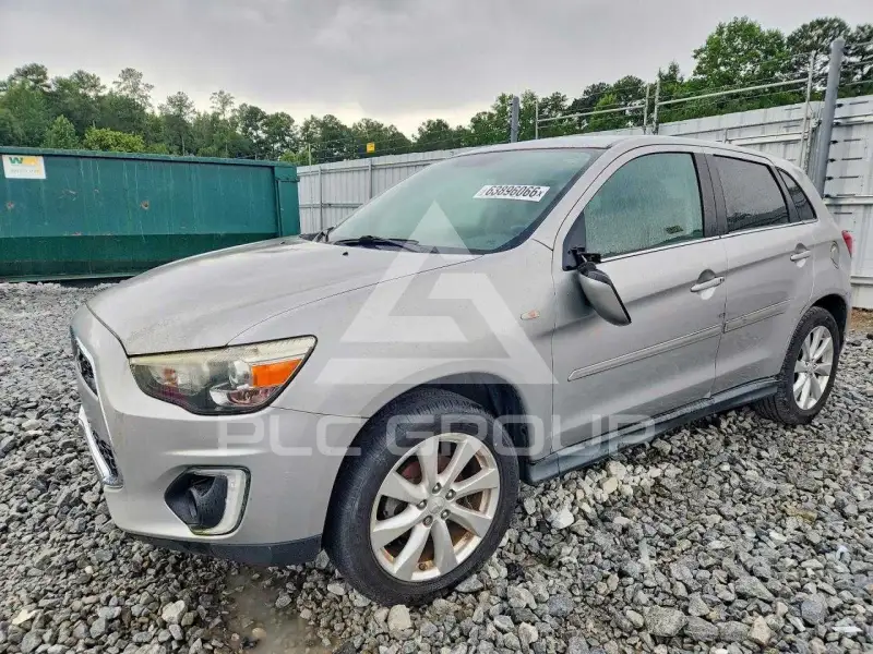 2015 Mitsubishi OUTLANDER фото