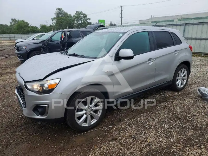 2015 Mitsubishi OUTLANDER фото