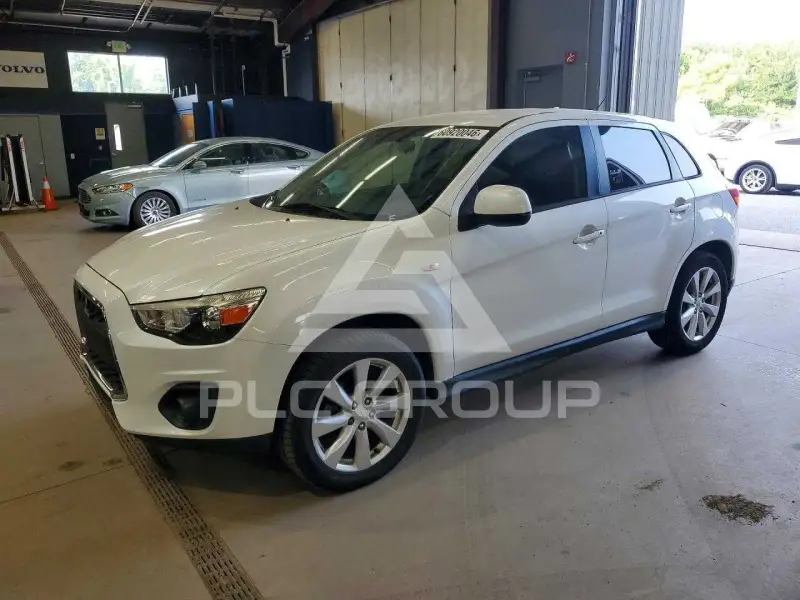 2015 Mitsubishi OUTLANDER photo