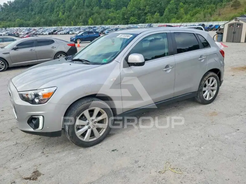 2015 Mitsubishi OUTLANDER фото