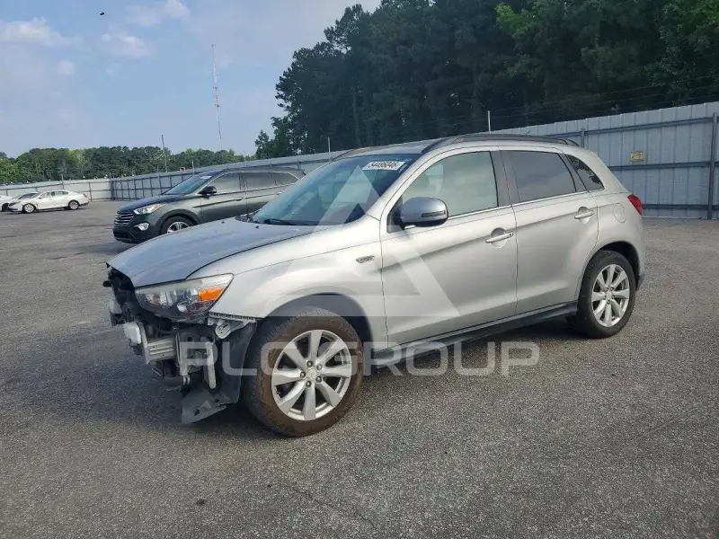 2015 Mitsubishi OUTLANDER photo