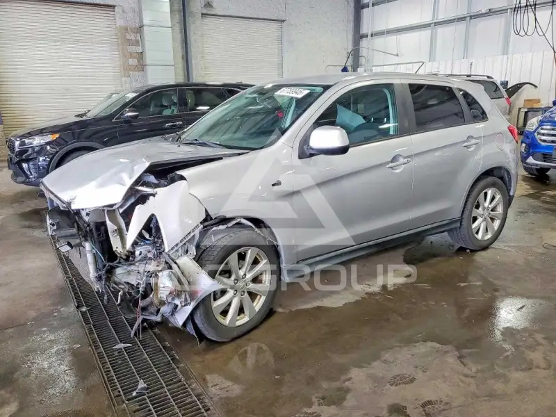 2015 Mitsubishi OUTLANDER фото