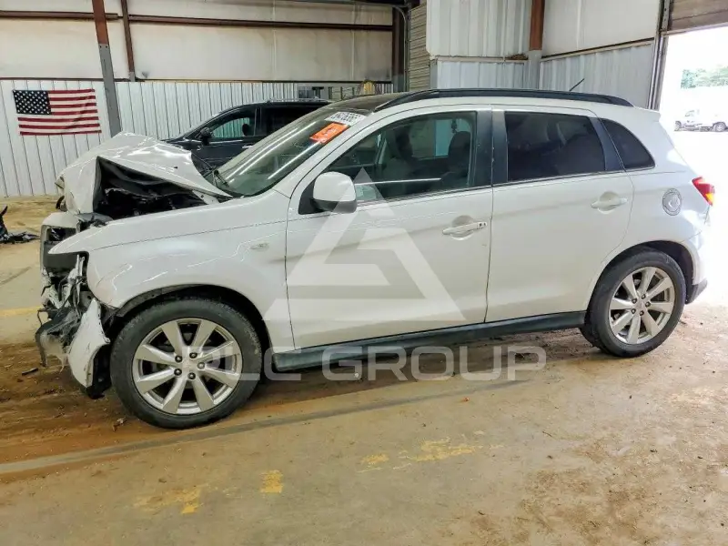 2015 Mitsubishi OUTLANDER фото