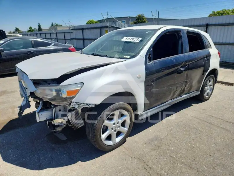 2015 Mitsubishi OUTLANDER фото