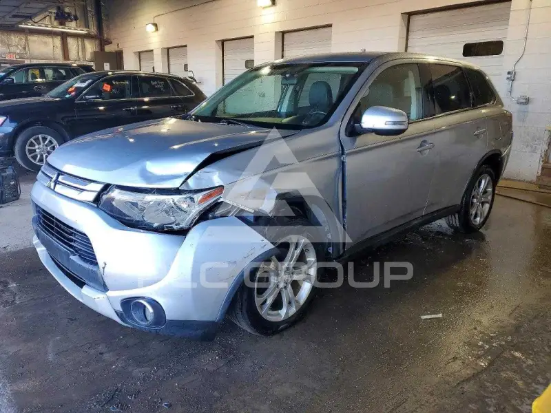 2015 Mitsubishi OUTLANDER photo