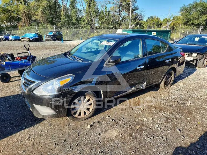 2015 Nissan VERSA фото