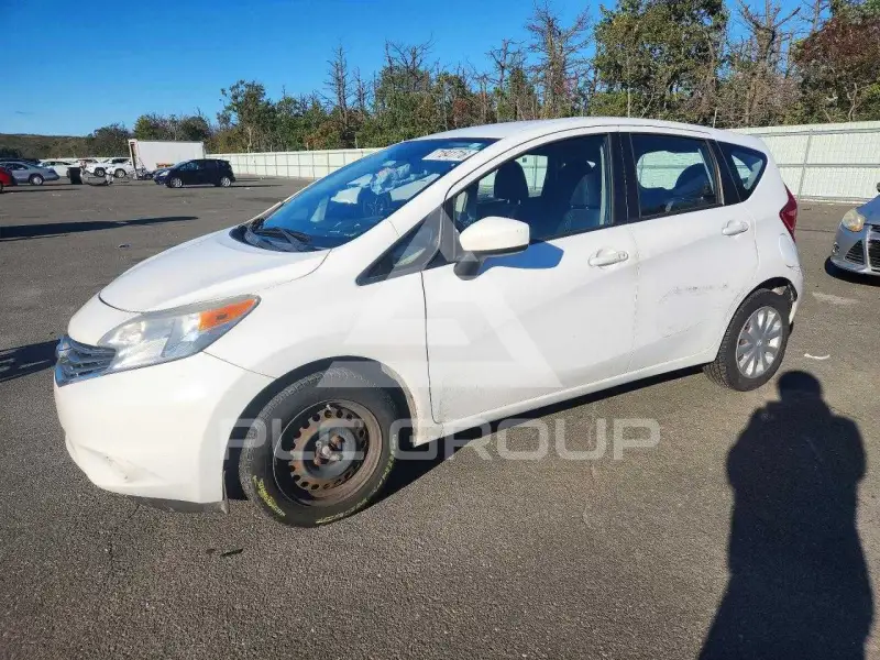 2015 Nissan VERSA photo