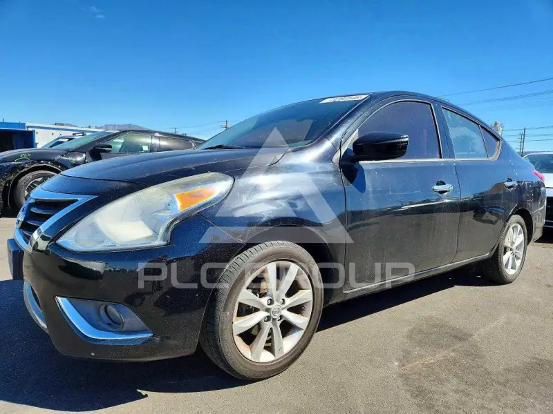 2015 Nissan VERSA фото