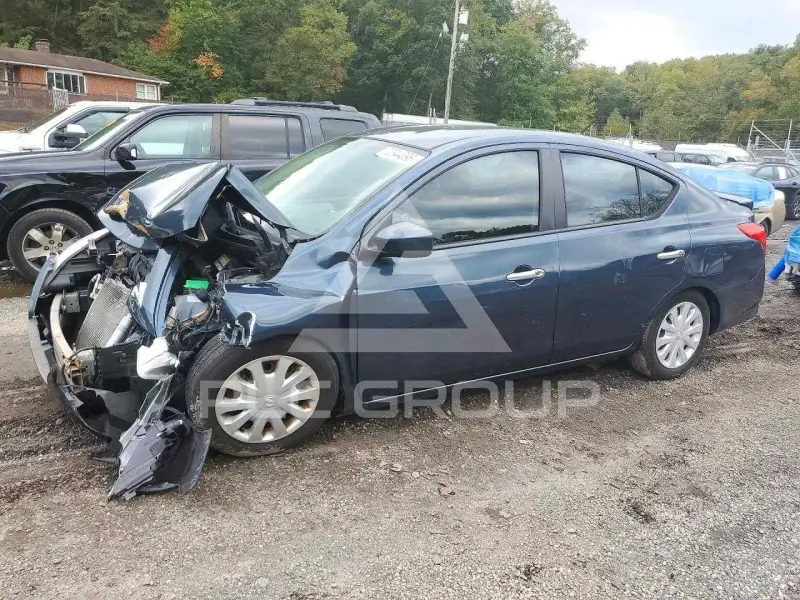 2015 Nissan VERSA фото