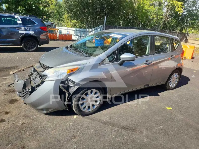 2015 Nissan VERSA фото
