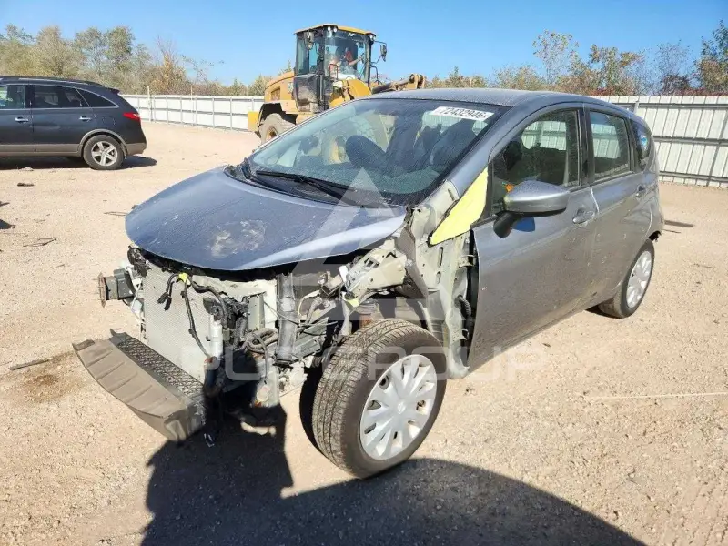 2015 Nissan VERSA фото