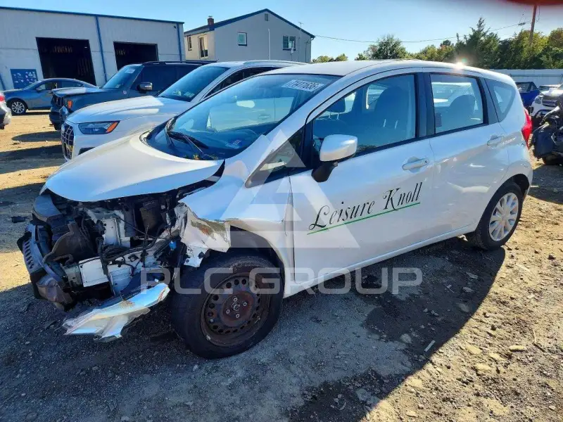 2015 Nissan VERSA фото
