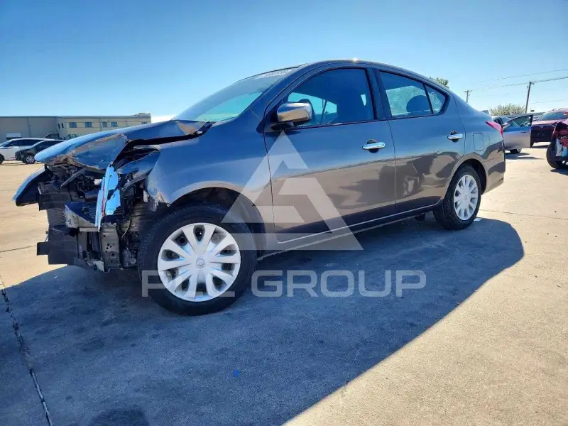 2015 Nissan VERSA фото
