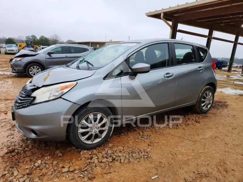 2015 Nissan VERSA фото