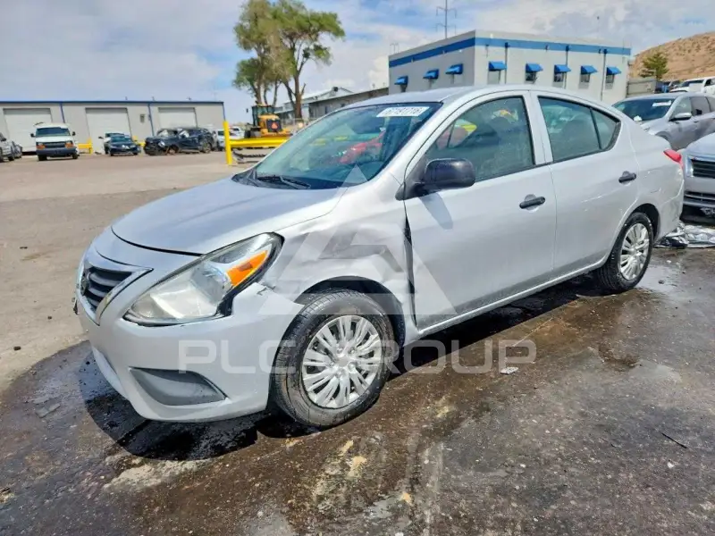 2015 Nissan VERSA фото